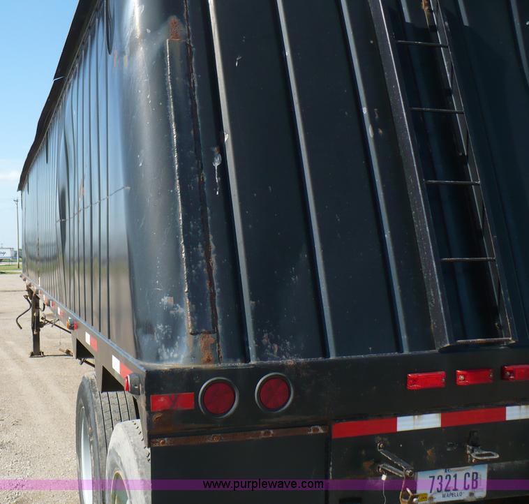 image for item 5887 1989 Brent 42' grain trailer