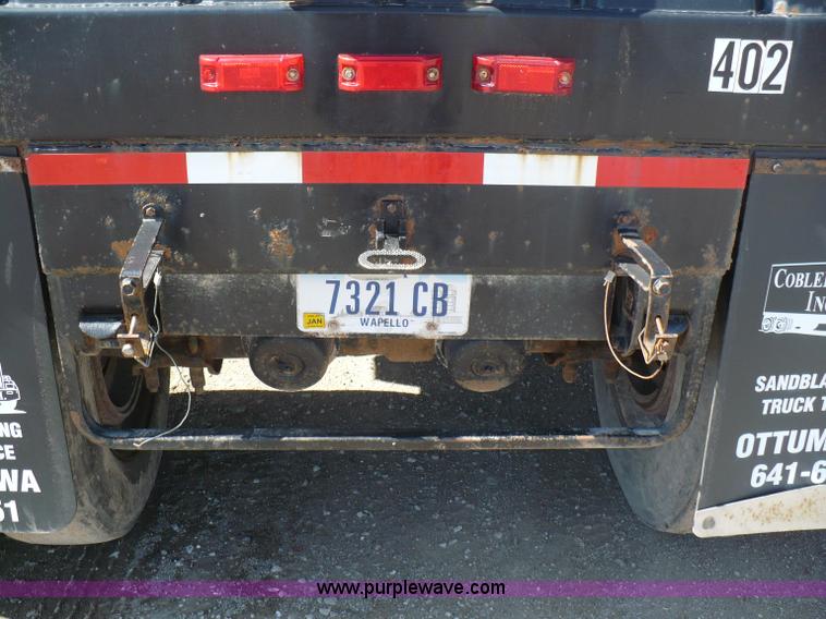 image for item 5887 1989 Brent 42' grain trailer