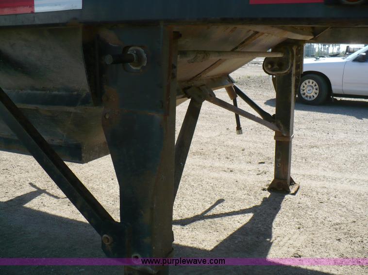 image for item 5887 1989 Brent 42' grain trailer