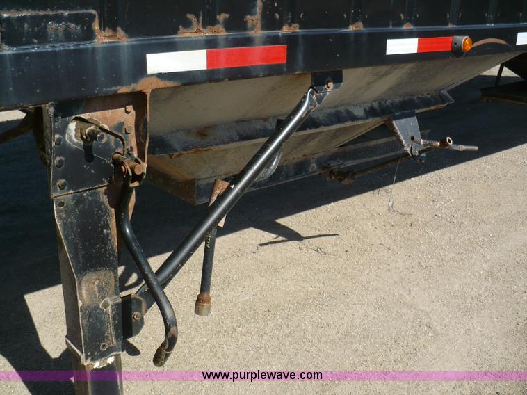 image for item 5887 1989 Brent 42' grain trailer