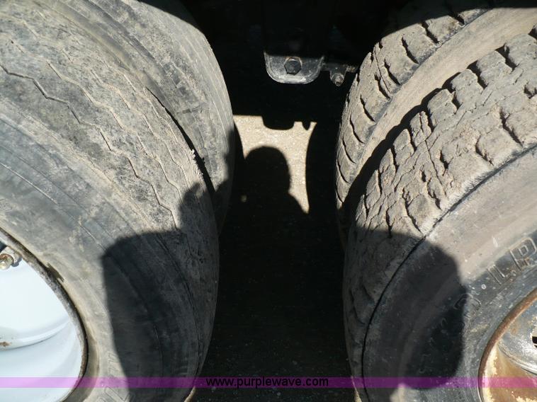 image for item 5888 1996 Shaller 42' steel grain trailer