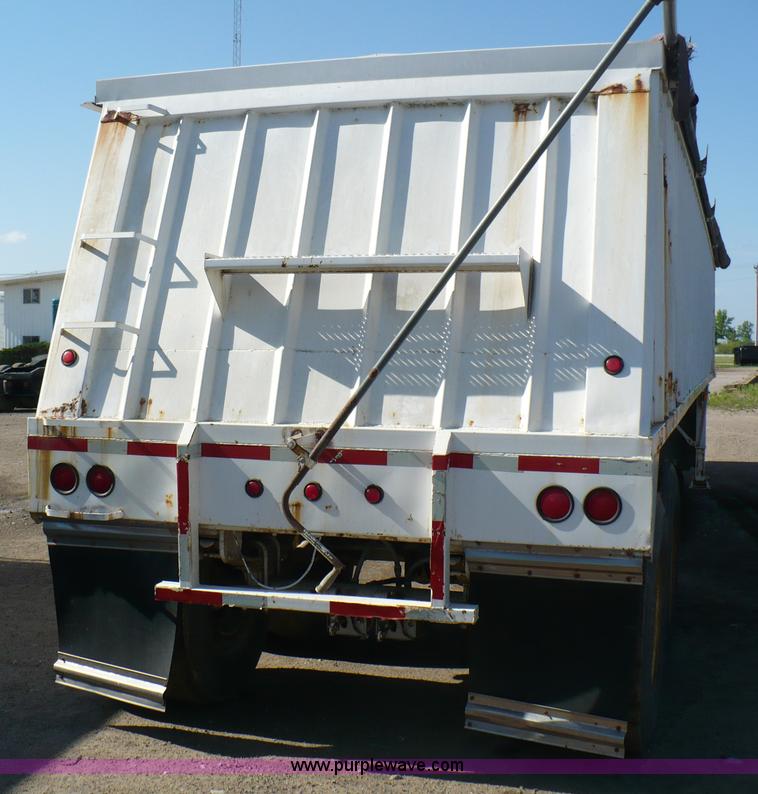 image for item 5889 1996 42' steel grain trailer