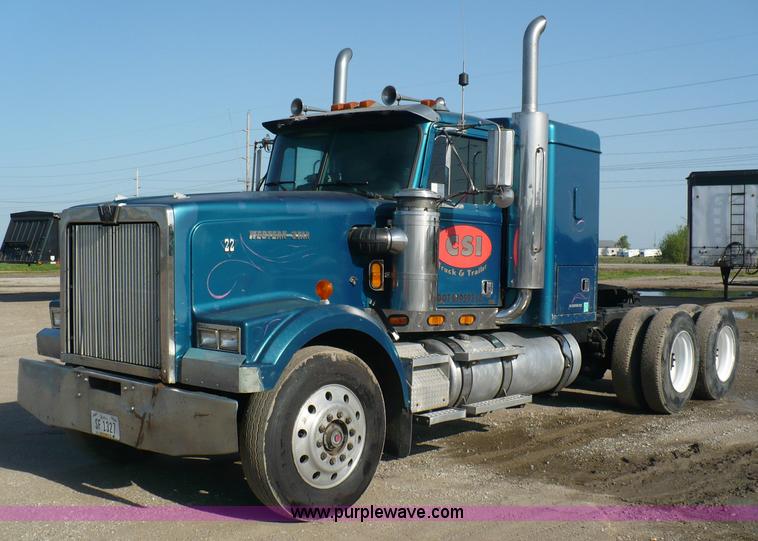 image for item 5893 1993 Western Star 4900 semi truck