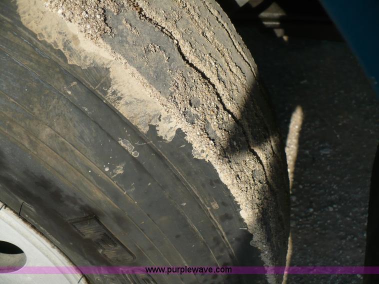 image for item 5893 1993 Western Star 4900 semi truck