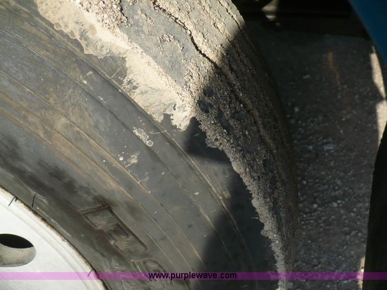 image for item 5893 1993 Western Star 4900 semi truck