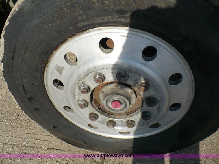 image for item 5893 1993 Western Star 4900 semi truck