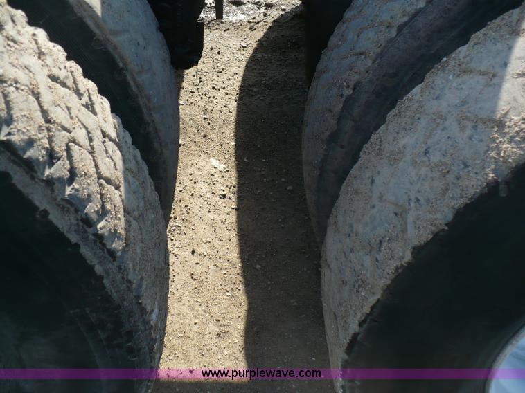 image for item 5893 1993 Western Star 4900 semi truck