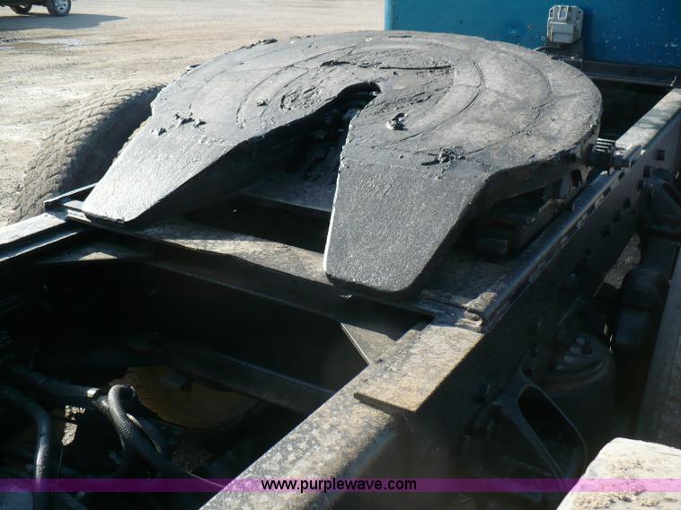 image for item 5893 1993 Western Star 4900 semi truck