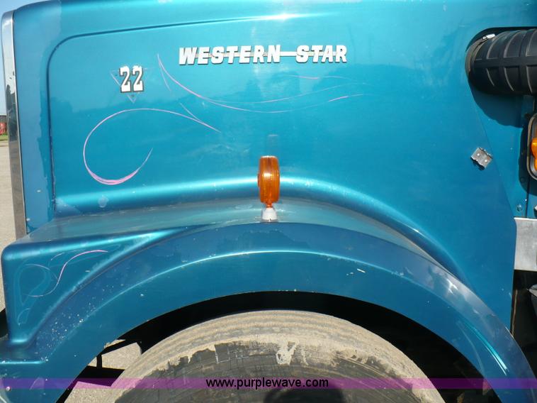 image for item 5893 1993 Western Star 4900 semi truck