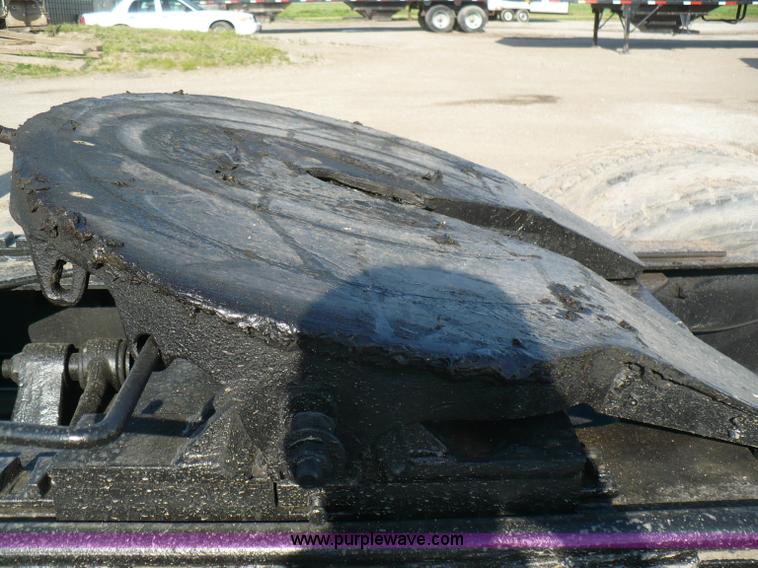 image for item 5893 1993 Western Star 4900 semi truck