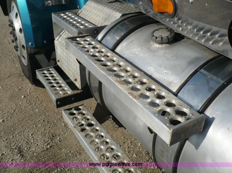 image for item 5893 1993 Western Star 4900 semi truck