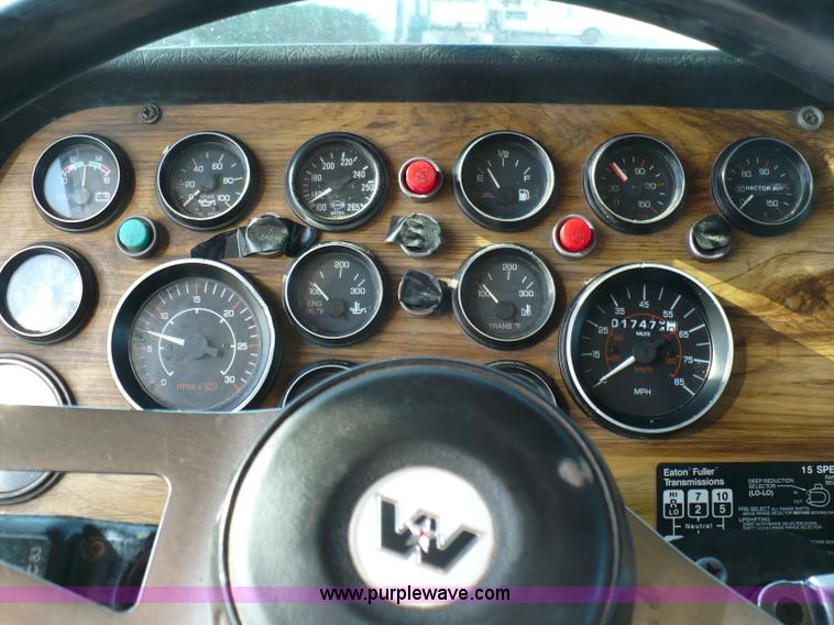 image for item 5893 1993 Western Star 4900 semi truck