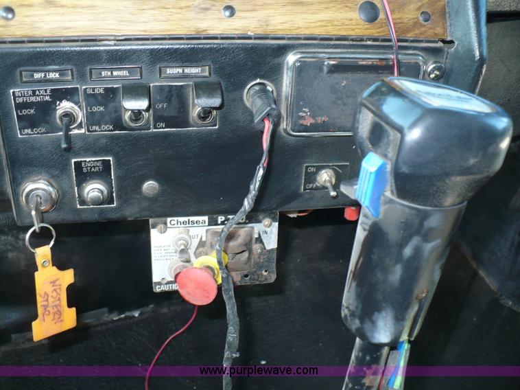 image for item 5893 1993 Western Star 4900 semi truck