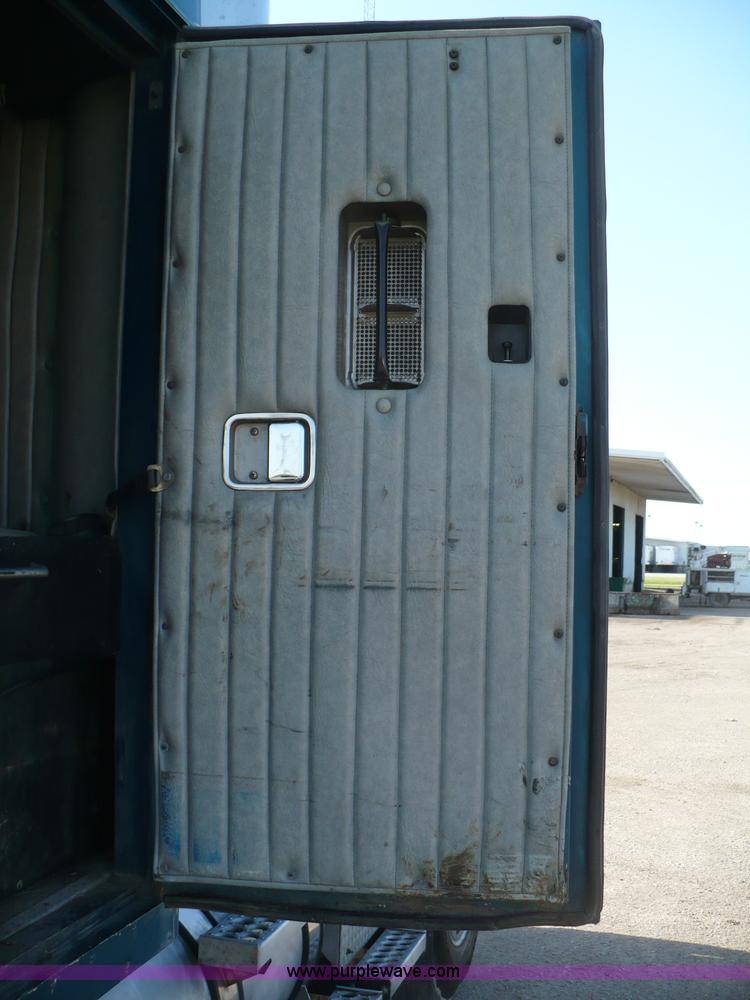 image for item 5893 1993 Western Star 4900 semi truck