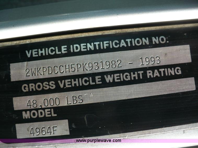 image for item 5893 1993 Western Star 4900 semi truck