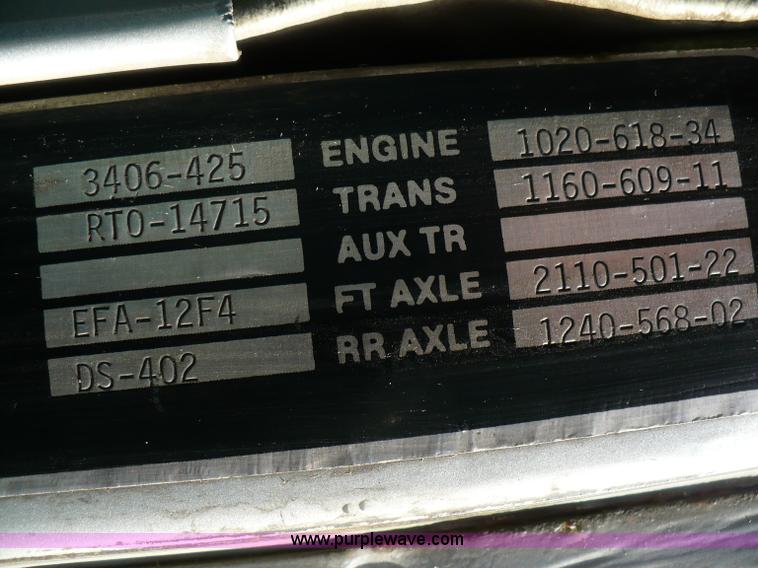 image for item 5893 1993 Western Star 4900 semi truck