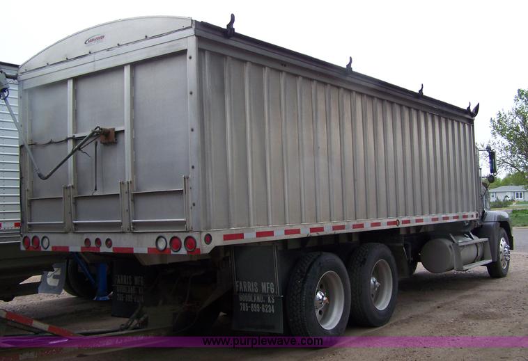 image for item 7371 1989 Freightliner FLD120 truck with dump bed