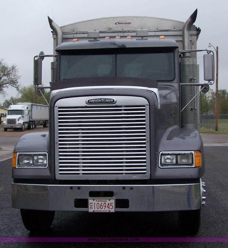 image for item 7371 1989 Freightliner FLD120 truck with dump bed