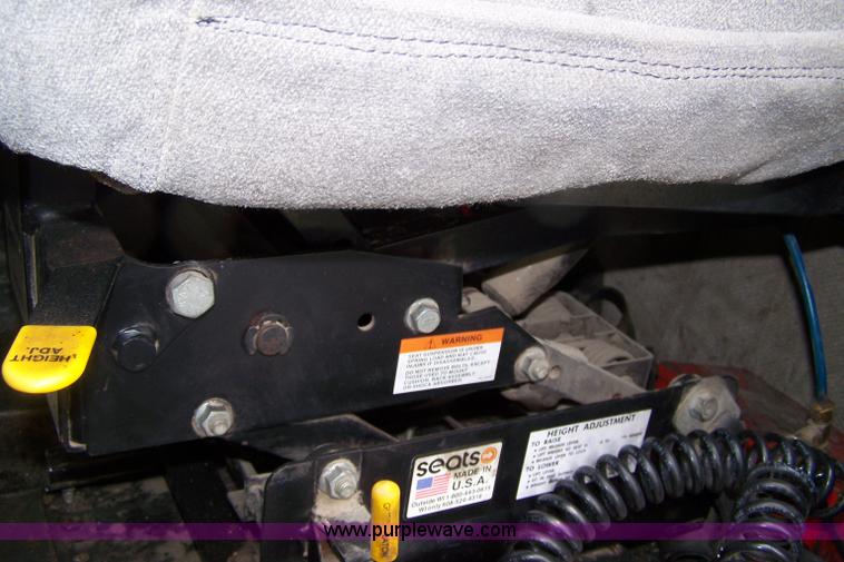 image for item 7371 1989 Freightliner FLD120 truck with dump bed