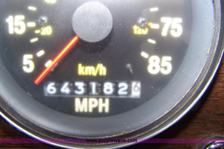 image for item 7371 1989 Freightliner FLD120 truck with dump bed