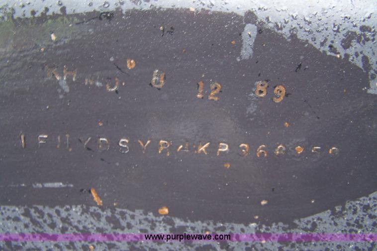 image for item 7371 1989 Freightliner FLD120 truck with dump bed