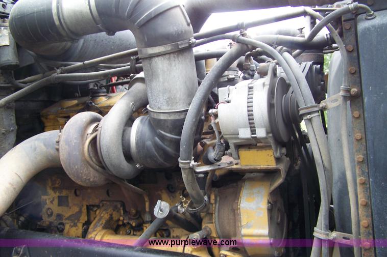 image for item 7371 1989 Freightliner FLD120 truck with dump bed