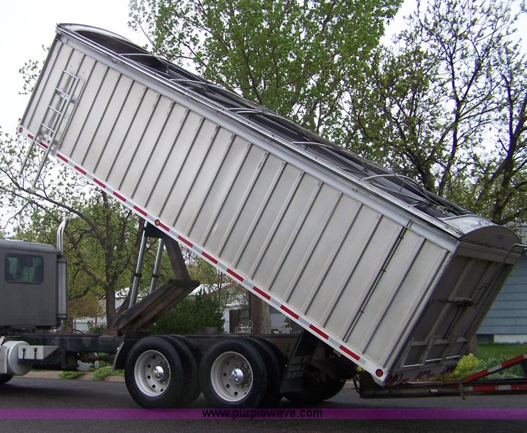 image for item 7371 1989 Freightliner FLD120 truck with dump bed