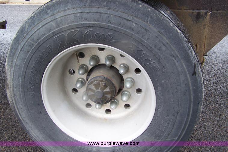 image for item 7372 2002 Farris 24' aluminum pup trailer