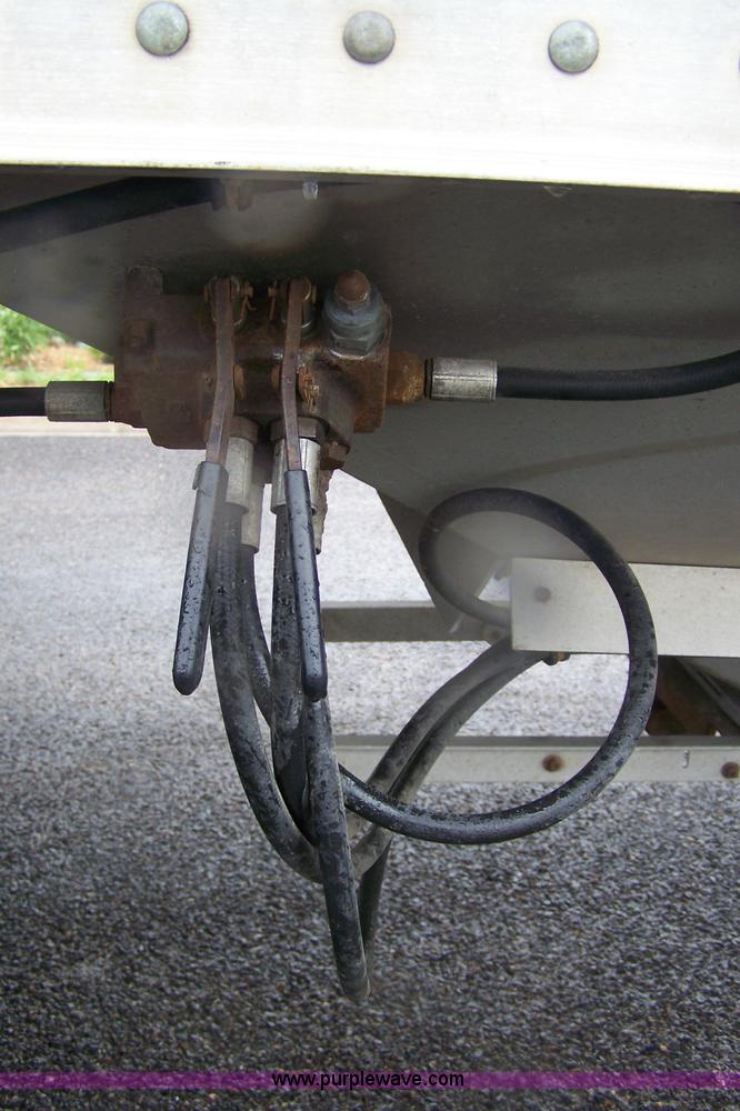 image for item 7372 2002 Farris 24' aluminum pup trailer