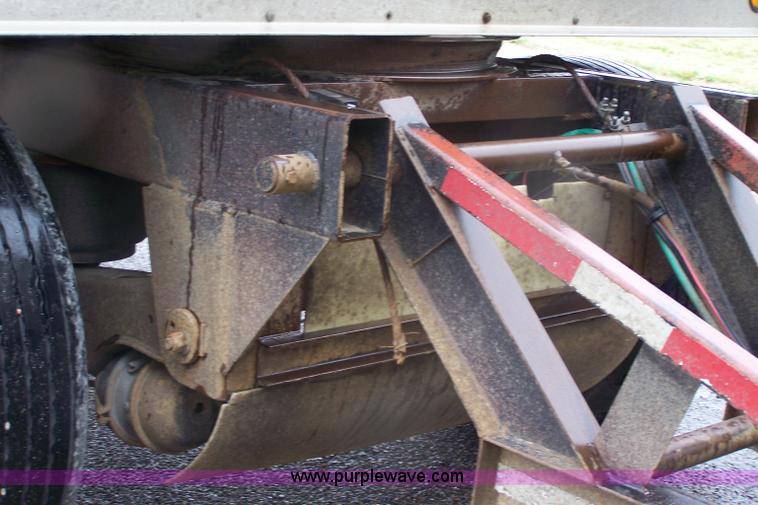 image for item 7372 2002 Farris 24' aluminum pup trailer