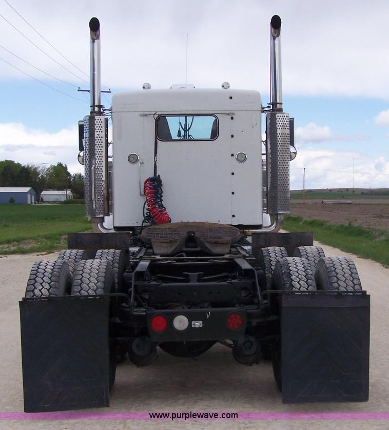 image for item 7419 2003 Kenworth W900B semi truck