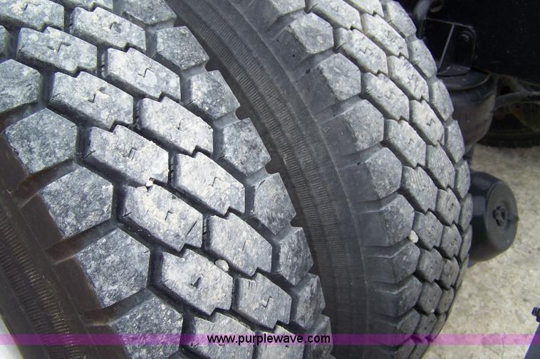 image for item 7419 2003 Kenworth W900B semi truck