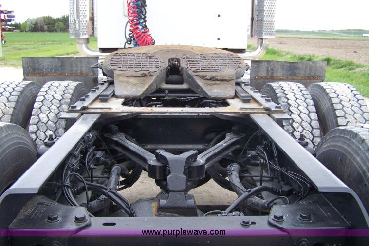 image for item 7419 2003 Kenworth W900B semi truck