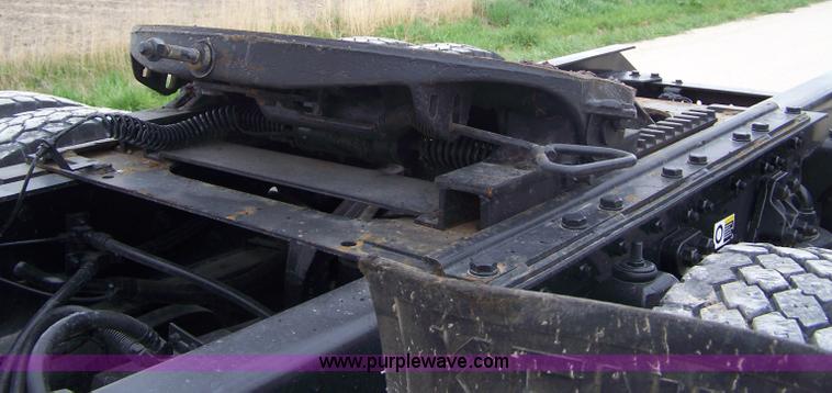 image for item 7419 2003 Kenworth W900B semi truck