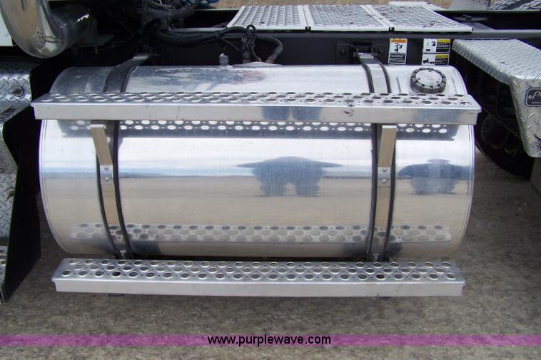 image for item 7419 2003 Kenworth W900B semi truck