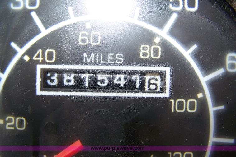 image for item 7419 2003 Kenworth W900B semi truck