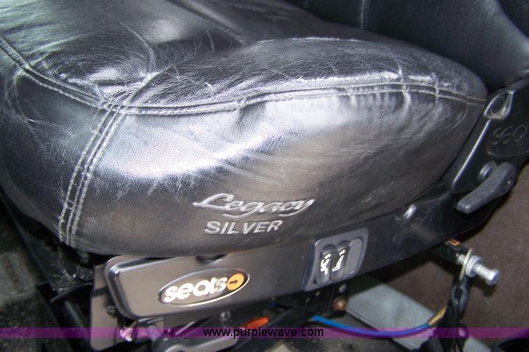 image for item 7419 2003 Kenworth W900B semi truck