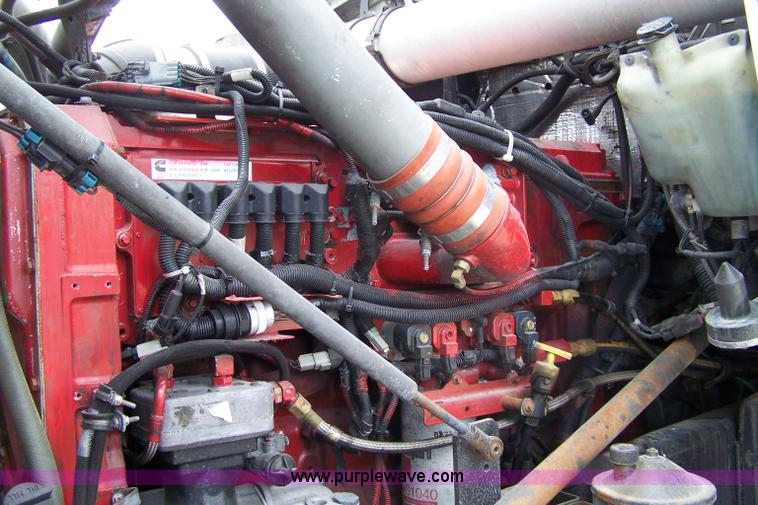 image for item 7419 2003 Kenworth W900B semi truck