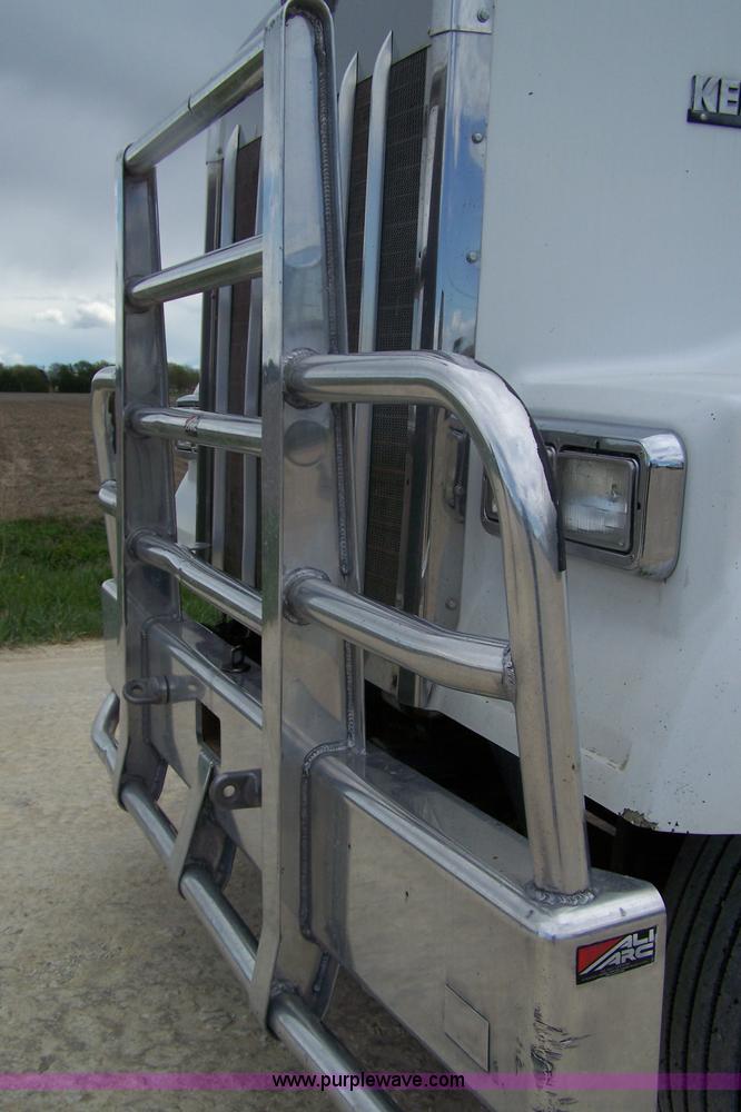 image for item 7419 2003 Kenworth W900B semi truck