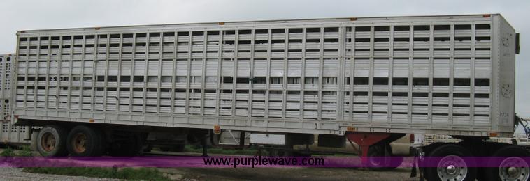 image for item 8106 1992 Barrett Legend 48' aluminum livestock trailer