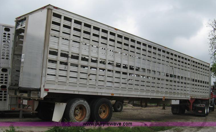 image for item 8106 1992 Barrett Legend 48' aluminum livestock trailer