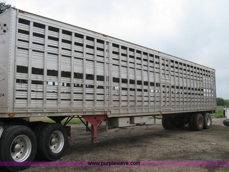 image for item 8106 1992 Barrett Legend 48' aluminum livestock trailer