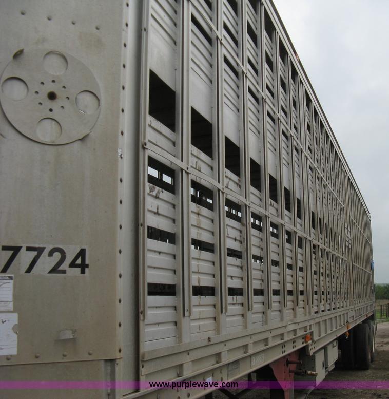 image for item 8106 1992 Barrett Legend 48' aluminum livestock trailer