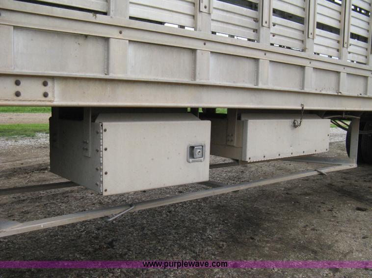 image for item 8106 1992 Barrett Legend 48' aluminum livestock trailer