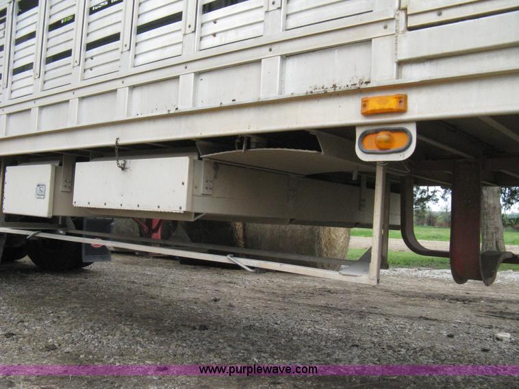 image for item 8106 1992 Barrett Legend 48' aluminum livestock trailer