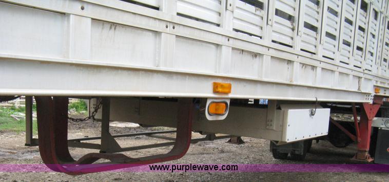 image for item 8106 1992 Barrett Legend 48' aluminum livestock trailer