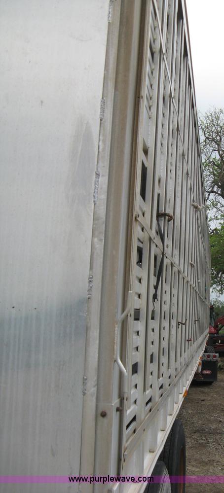 image for item 8106 1992 Barrett Legend 48' aluminum livestock trailer