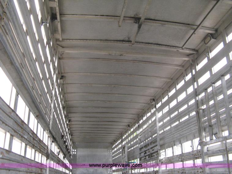 image for item 8106 1992 Barrett Legend 48' aluminum livestock trailer