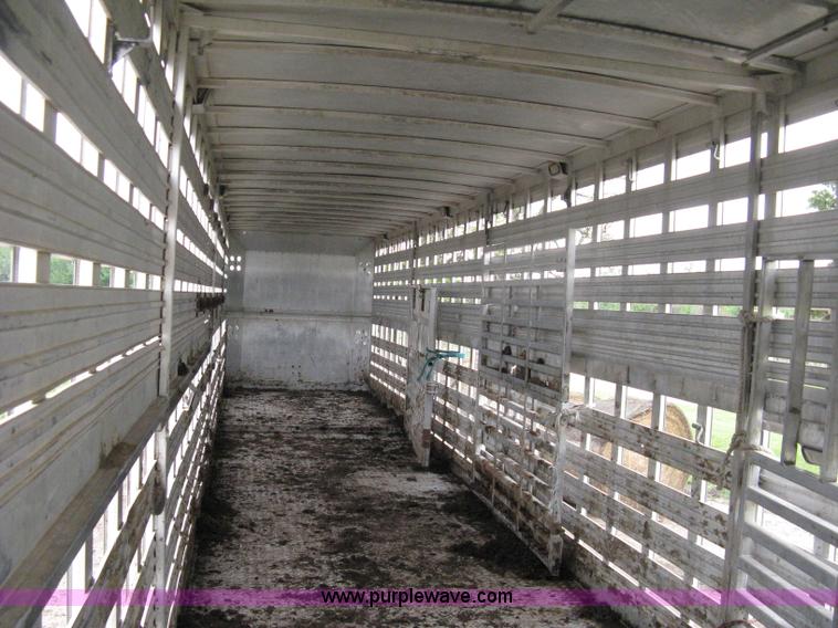 image for item 8106 1992 Barrett Legend 48' aluminum livestock trailer