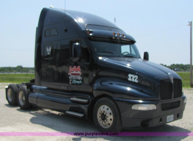 image for item 8265 1999 Kenworth T2000 semi truck